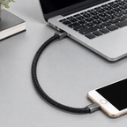 Bracelet Chargeur 3-en-1 – Compatible iPhone, USB-C et Micro-USB